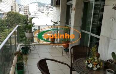 Imagem: O apartamento possui 4 Dormitórios, 5 Banheiros, 2 Vagas na