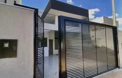 Imagem: A casa em condomínio possui 4 Dormitórios, 3 Banheiros, 2