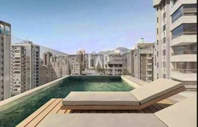 Imagem: O apartamento possui 3 Dormitórios, 2 Banheiros, 2 Vagas na