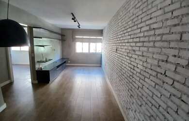 Imagem: O apartamento possui 1 Dormitório, 2 Banheiros, 1 Vaga na garagem