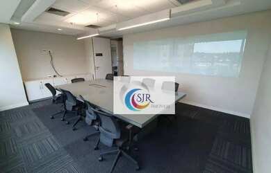 Imagem: O depósito possui 5 Vagas na garagem, 512m² de Área e está