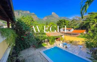 Imagem: A casa em condomínio possui 4 Dormitórios, 5 Banheiros, 2