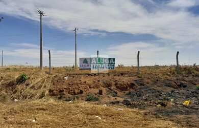 Imagem: O terreno possui 180m² de Área, Imóvel novo e está localizado