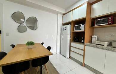 Imagem: O apartamento possui 1 Dormitório, 1 Banheiro, 1 Vaga na garagem