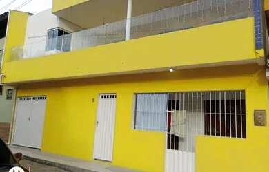 Imagem: A casa possui 4 Dormitórios, 3 Banheiros, 1 Vaga na garagem