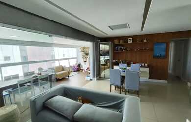 Imagem: O apartamento possui 4 Dormitórios, 5 Banheiros, 4 Vagas na