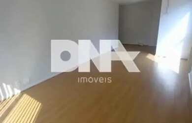 Imagem: O depósito possui 1 Vaga na garagem e 28m² de Área e está