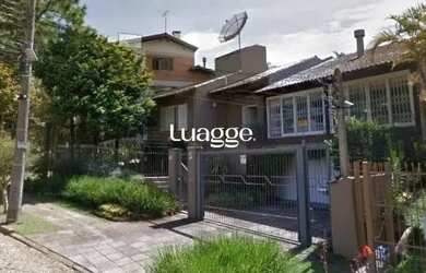 Imagem: A casa possui 3 Dormitórios, 4 Banheiros, 2 Vagas na garagem