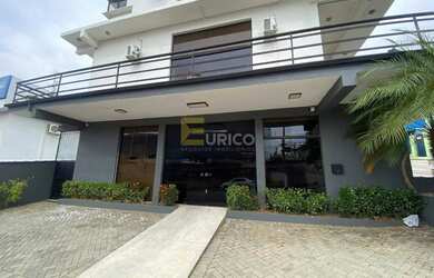 Imagem: O depósito possui 4 Vagas na garagem, 154m² de Área e está