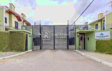 Imagem: A casa possui 3 Dormitórios, 4 Banheiros, 2 Vagas na garagem