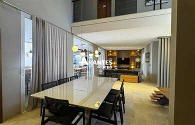 Imagem: A casa em condomínio possui 3 Dormitórios, 4 Banheiros, 3