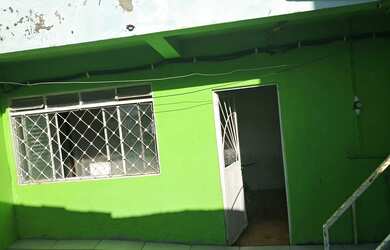 Imagem: Alugo ap fuas peças simples com banheiro