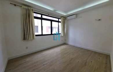 Imagem: O apartamento possui 1 Dormitório, 1 Banheiro, 1 Vaga na garagem