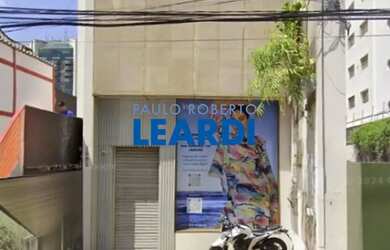 Imagem: O depósito possui 2 Vagas na garagem e 170m² de Área e está