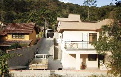 Imagem: A casa em condomínio possui 2 Dormitórios, 3 Banheiros, 1