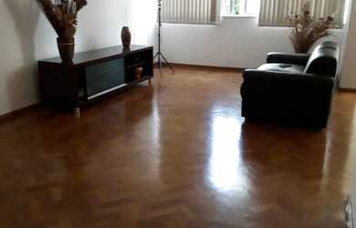 Imagem: O apartamento possui 4 Dormitórios, 2 Banheiros, 1 Vaga na