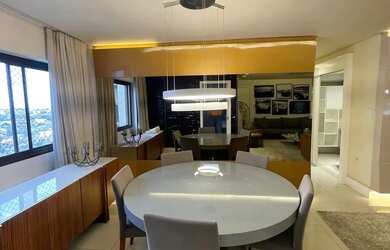 Imagem: O apartamento possui 4 Dormitórios, 5 Banheiros, 2 Vagas na