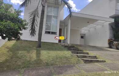 Imagem: A casa em condomínio possui 3 Dormitórios, 4 Banheiros, 2