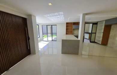 Imagem: A casa em condomínio possui 5 Dormitórios, 4 Banheiros, 2