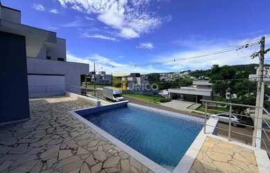 Imagem: A casa em condomínio possui 3 Dormitórios, 5 Banheiros, 4