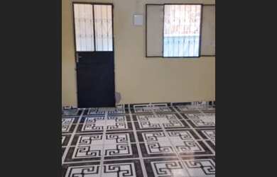 Imagem: A casa possui 2 Dormitórios e 1 Banheiro e está localizado