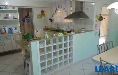 Imagem 9: SOBRADO - LAPA - SP. Varanda, 316m² de Área, 5 Vagas na garageme5 Dormitórios