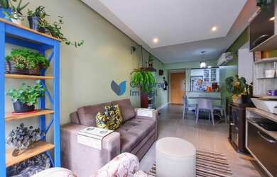 Imagem: O apartamento possui 2 Dormitórios, 1 Banheiro, 1 Vaga na garagem