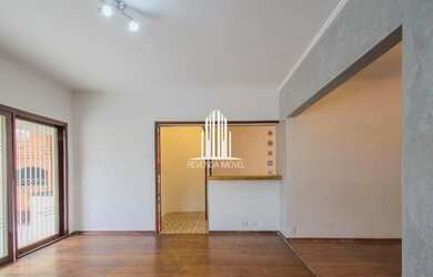 Imagem: A casa possui 3 Dormitórios, 3 Banheiros, 2 Vagas na garagem