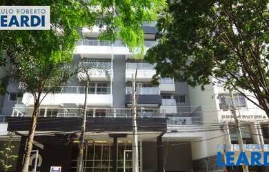 Imagem: O depósito possui 2 Vagas na garagem e 47m² de Área e está