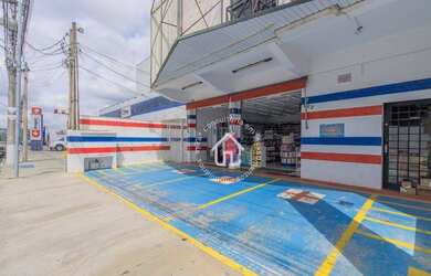 Imagem: O depósito possui 3 Vagas na garagem, 93m² de Área e está