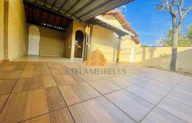 Imagem: A casa possui 3 Dormitórios, 3 Banheiros, 3 Vagas na garagem