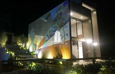 Imagem: A casa e possui 1 Dormitório, Suítes, 2 Banheiros, 2 Vagas