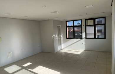 Imagem: O depósito possui 1 Vaga na garagem, 40m² de Área e está