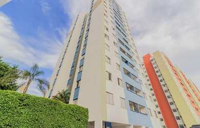 Imagem: O apartamento possui 3 Dormitórios, 1 Banheiro, 1 Vaga na garagem