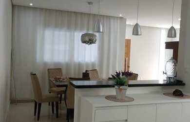 Imagem: A casa possui 2 Dormitórios, 2 Banheiros, 1 Vaga na garagem