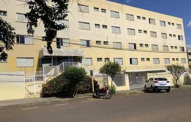 Imagem: O apartamento possui 1 Dormitório, 1 Banheiro, 1 Vaga na garagem