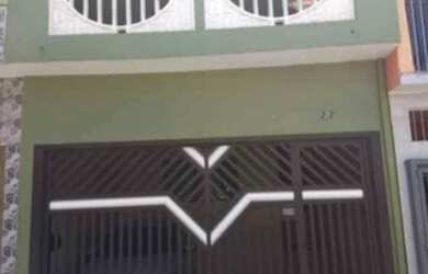 Imagem: A casa possui 2 Dormitórios, 1 Banheiro, 1 Vaga na garagem