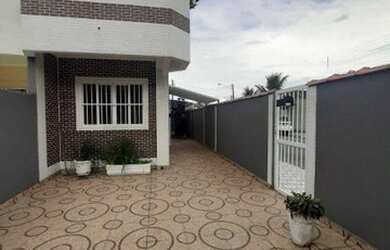 Imagem: A casa possui 2 Dormitórios, 2 Banheiros, 3 Vagas na garagem