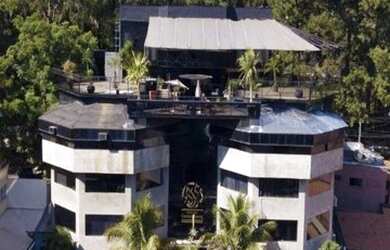 Imagem: O depósito possui 5 Vagas na garagem, 311m² de Área e está