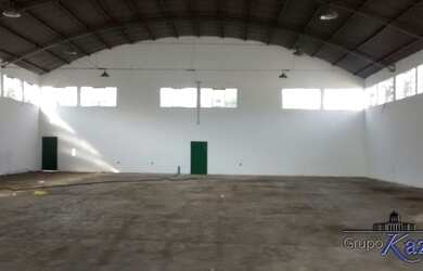 Imagem: O depósito possui 4 Vagas na garagem, 600m² de Área e está