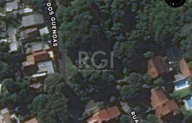 Imagem: O terreno possui 3.355m² de Área e está localizado em Guarujá