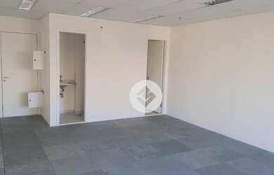 Imagem: O depósito possui 1 Vaga na garagem, 45m² de Área e está