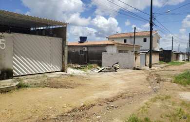 Imagem: O terreno possui 200m² de Área e está localizado em Bancários