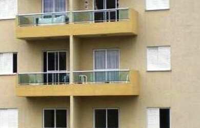 Imagem: O apartamento possui 2 Dormitórios, 1 Banheiro, 1 Vaga na garagem