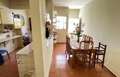 Imagem 12: Casa com 3 Quartos e 3 banheiros à Venda, 270 m² por R$ 800.000