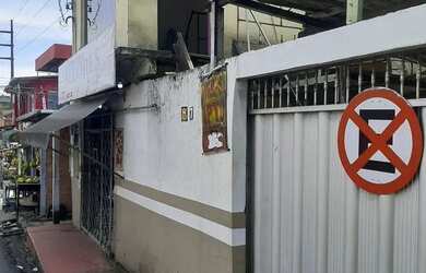 Imagem: A casa possui 5 Dormitórios, 4 Banheiros, 3 Vagas na garagem