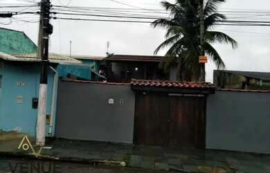 Imagem: A casa possui 2 Dormitórios, 3 Banheiros, 5 Vagas na garagem