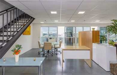 Imagem: O depósito possui 1 Vaga na garagem, 149m² de Área e está