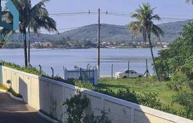 Imagem: A casa em condomínio possui 3 Dormitórios, 3 Banheiros, 2