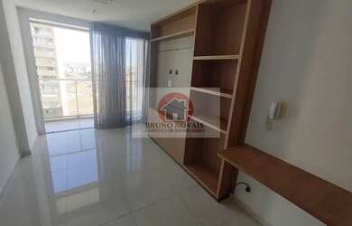 Imagem: O apartamento possui 1 Dormitório, 1 Banheiro, 1 Vaga na garagem